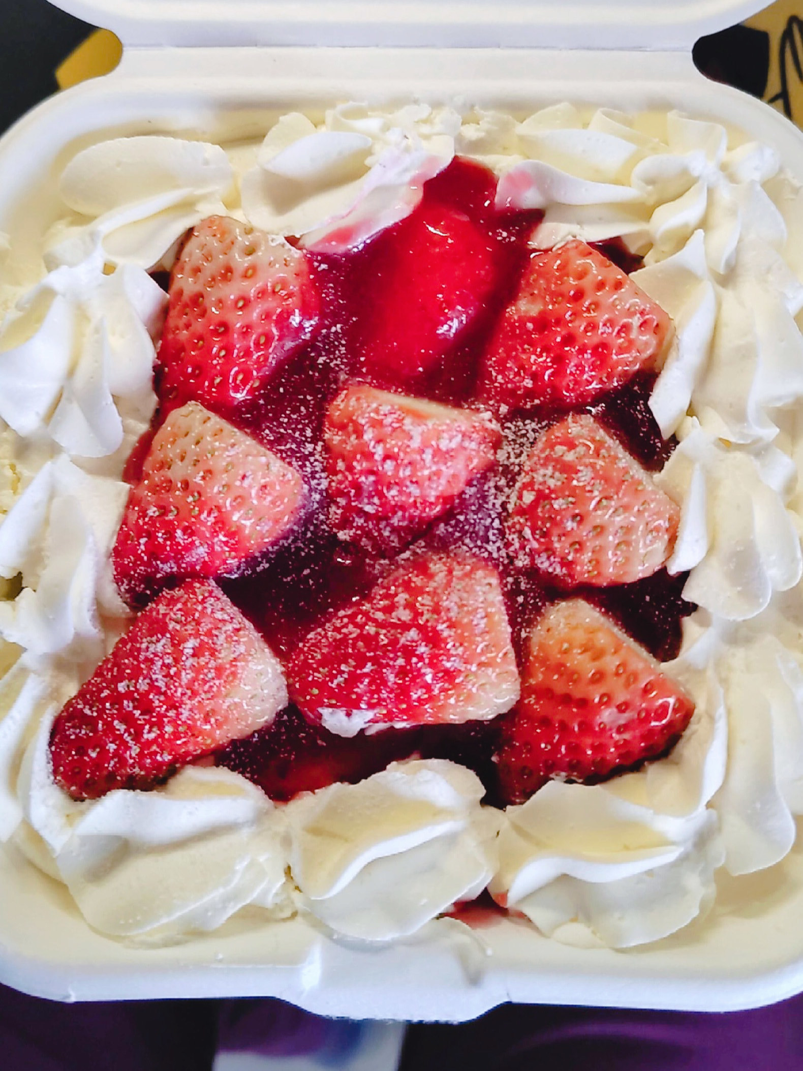 盒子草莓慕斯蛋糕